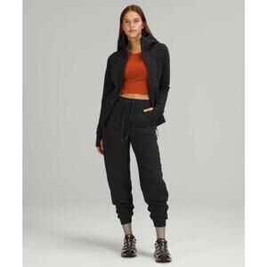 Lululemon Pants Women’s 4 black scubba joggers athletic athleisure preppy